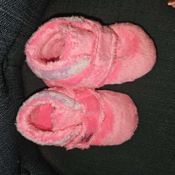 UGG Pink Moccasins Cozy Comfort - Picture 3 of 11